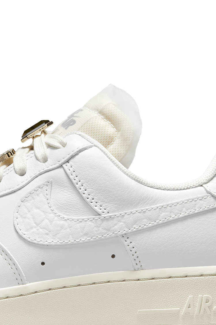 Nike air force 1 gold jewel clearance